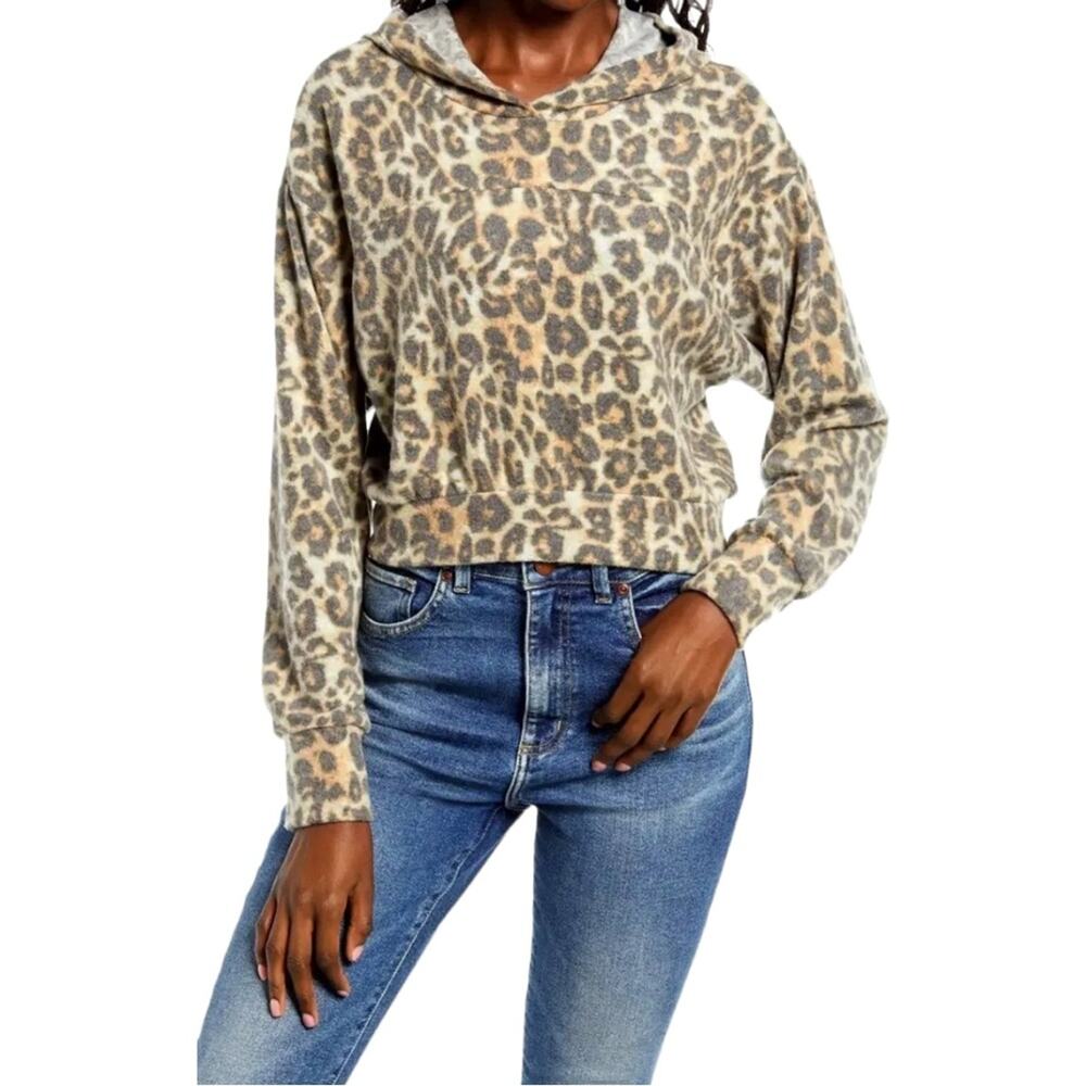 Socialite Fuzzy Leopard Print Cropped Pullover Hoodie Women’s Size Medium NWT